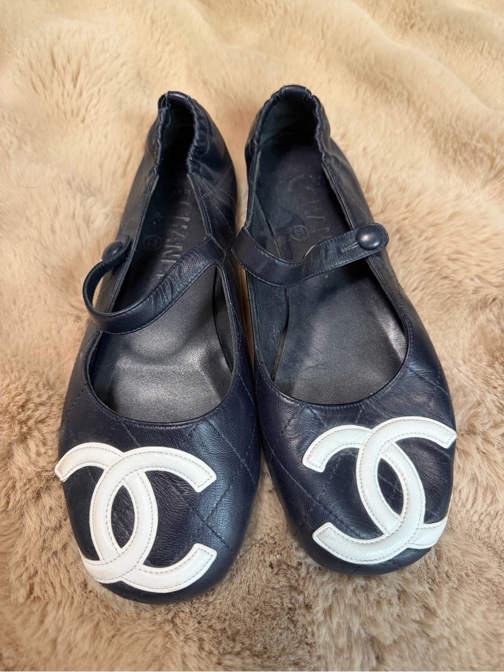 Authentic Chanel Navy Quilted Leather CC Mary Jane Flats EU 37 - Picture 13 of 16